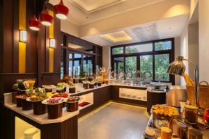 Royal Riverside Hoi An Hotel-Newly Renovated & Reopened