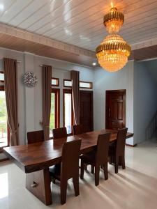 Ganus Homestay by Paullengor