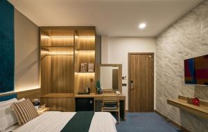 Tran Long Hotel By Urban B