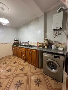Apartment for rent on the second floor, close to the sea in Al-Madiq