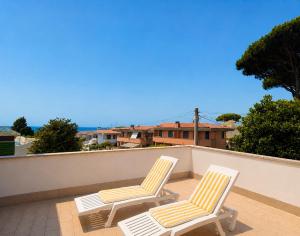RESIDENZA LILLA - Spacious and charming Villa with patio and terrace, near the beach and train station with hourly trains to Rome - Lido delle Sirene, ANZIO