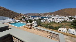 Viewport Suites Kythnos με ιδιωτικα πισινακια-τζακουζι