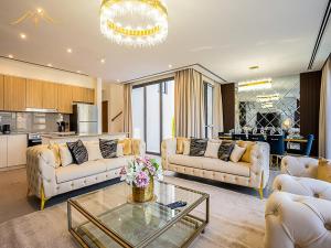 Luxury 4 Bedroom Villa with Private Swimming Pool