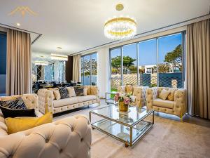 Luxury 4 Bedroom Villa with Private Swimming Pool