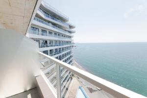 Bamboo Beach LS Apartments
