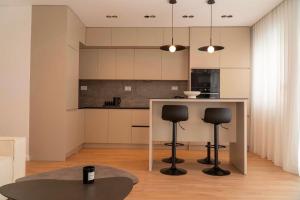 Mateo Apartments