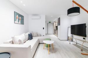 Jenn Modern Studio with Balcony & Close to Monastiraki