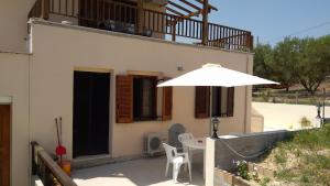 Spacious luxury 2 bedroom apartment near the sea