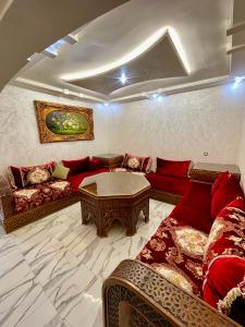 Place Mozart Beach, coastal road and TGV station 5 min away