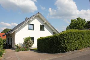 4 star Апартамент Ferienwohnung Bad Salzungen Gille Бад-Зальцунген Німеччина