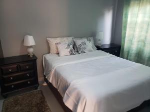 A184b Foxdale Apartment