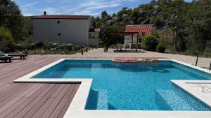 Private Villa Bonaventura with Pool & Jacuzzi & BBQ for Families & Groups near Split