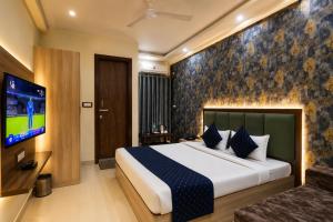 Hotel Red Velvet Suites