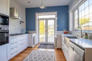 Ravenswood Stunning Historic 1910 Sandstone Villa