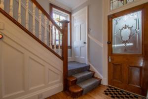 Ravenswood Stunning Historic 1910 Sandstone Villa