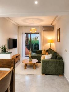 Majorelle Garden Retreat Terrasse & Parking