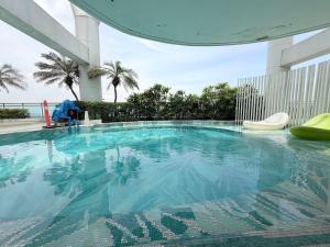 Modern 1BR Staycation in Acqua Private Residences
