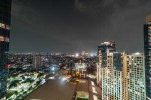 Luxury & Bright 2BR Chianti Tower Mall Access