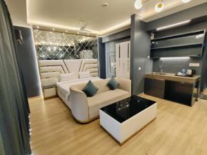 Golden Pent House