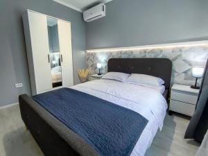 Central Art Apartment