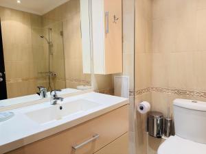 Oasis club apartments