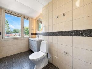 3 Floor Villa With 6 Bedrooms For Workers Near Volvo
