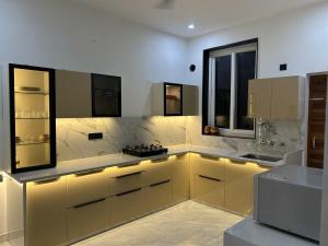 Chic & Modern Getaway with Designer Interiors