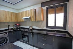Charming 2-Bedroom Apartment in Martil with City Views