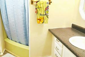 GpL 3440 Stella Comfortable 2BR 1BA Apartment