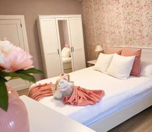 Modern apartment with jacuzzi and city view, Almería, 80 m²