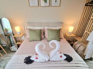 Ocean Whisper Cottage, Sunset, Sizzle and Rest
