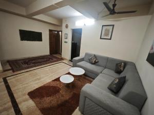 AL MANAL 103 STANDARD RETREAT 3 Bhk