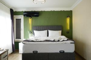 The Apt Galata