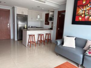 Suite in Puerto Santa Ana with views of the river and Las Peñas