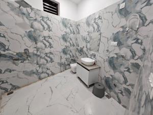 Hotel B Anand