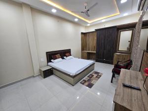 Hotel B Anand