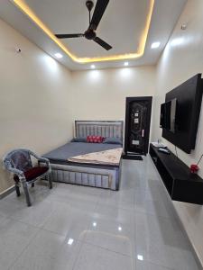 Hotel B Anand