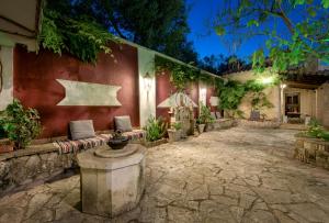 Sarakino House of Literature