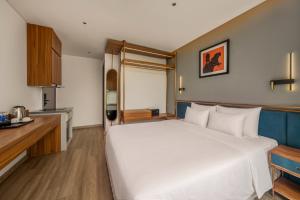 XHOME Danang Hotel & Suite - Free Laundry Service - 5 Mins to My Khe Beach