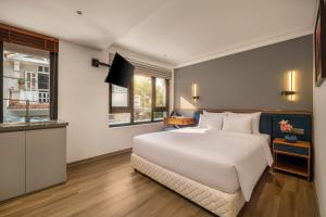 XHOME Danang Hotel & Suite - Free Laundry Service - 5 Mins to My Khe Beach