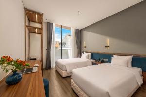 XHOME Danang Hotel & Suite - Free Laundry Service - 5 Mins to My Khe Beach
