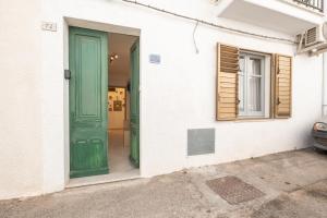 Apartment in the center of Calasetta, AC, By Guestaly