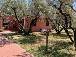 Villa Appartment parking with garden near the sea