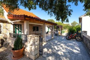 My Dalmatia - Authentic stone house Dida
