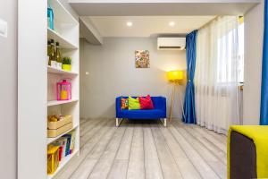 2BR Pop-Art Paradise with Terrace near Youth Hill by Flat Manаger