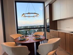 Pinnacle WoHo Sea View Apartment