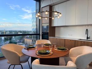 Pinnacle WoHo Sea View Apartment