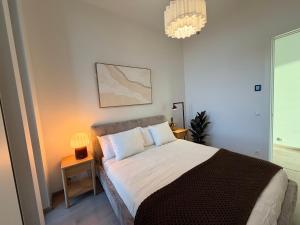 Pinnacle WoHo Sea View Apartment