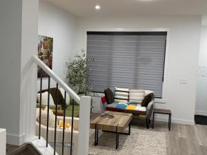 Slice of Heaven-Near Spruce Meadows 2 Car Garage - Central AC avail - Slps 8 -Entire Home