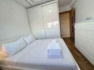 Comfortable and new apartment with swimming pool